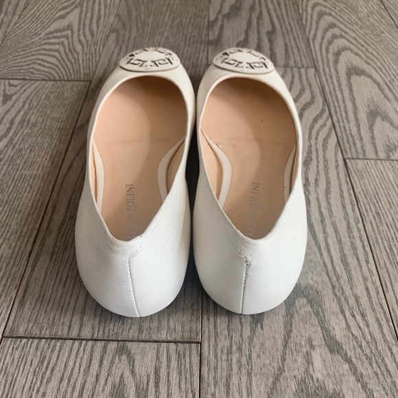 Beautiful Carlo Pazolini Flats💟 - Picture 2 of 6